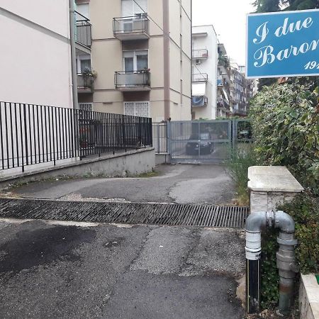 バーリ I Due Baroni - Fronte Campus Bed & Breakfast エクステリア 写真