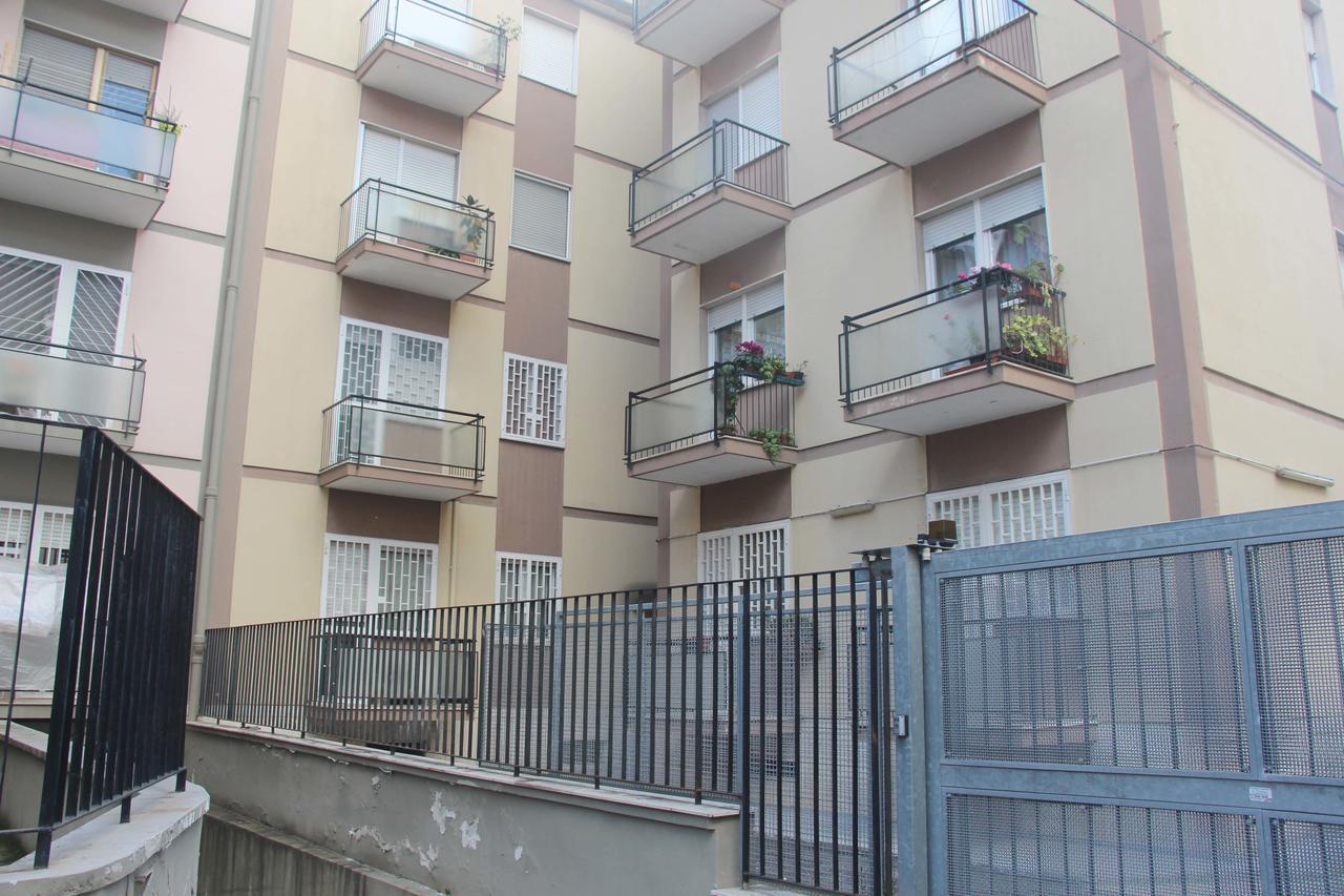 バーリ I Due Baroni - Fronte Campus Bed & Breakfast エクステリア 写真