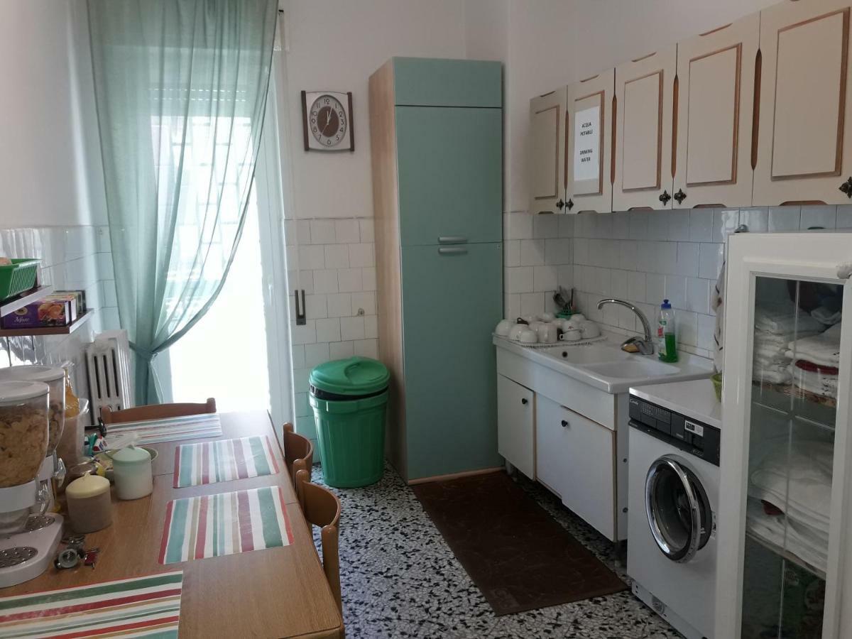 バーリ I Due Baroni - Fronte Campus Bed & Breakfast エクステリア 写真